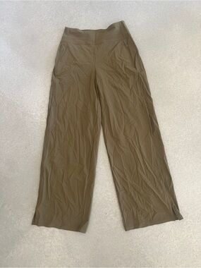 Athleta Cropped Wide-Leg Olive Green Women's Pants — Size 2